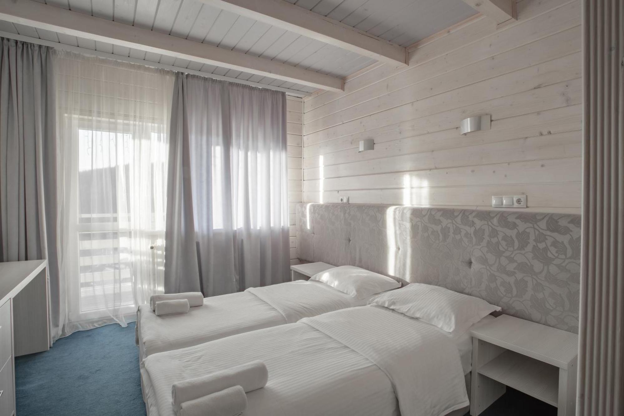 Wellland Hotel Yaremche Exterior foto
