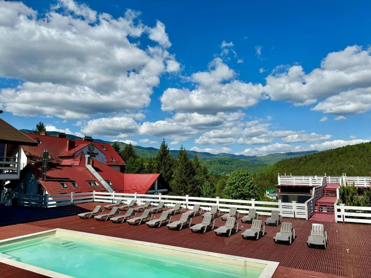 Wellland Hotel Yaremche Exterior foto